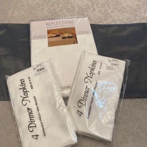 Hecht company white Reflections 60x84 table cloth with 8 napkins NIP